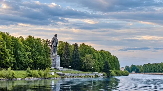 Школьная экскурсия в Дубну